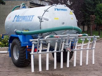 Dribble bar with dragged hoses type 3